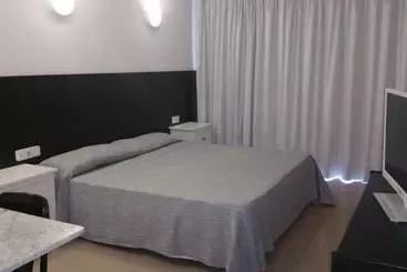 ツーリストアパートメント Es Grop Apartments