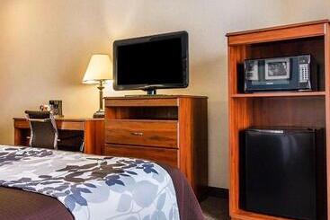 Отель Sleep Inn & Suites