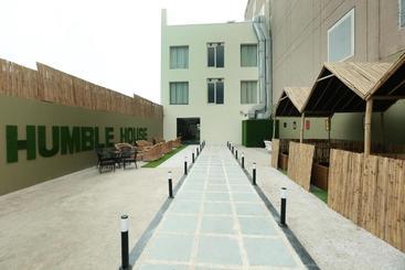 Fabhotel Prime Red Velvet Zirakpur