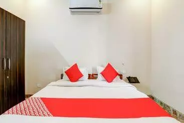 Hotel Oyo 74122 Raghuvar Palace