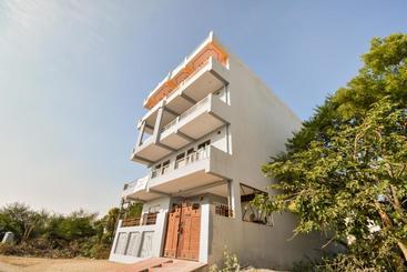 בית מלון כפרי Spot On 73863 Rajeswari Lodge