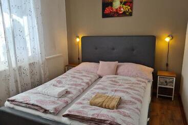 بنسيون Fertődi Kúria Vendégház