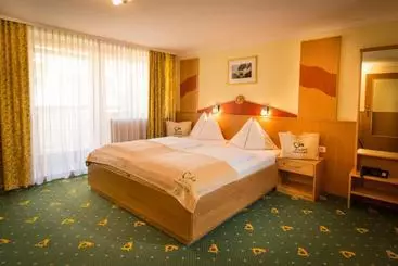 Отель Der Thaller   Wirtshaus   Restaurant