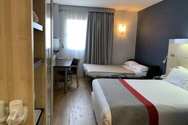 Отель Holiday Inn Express Vitoria, An Ihg