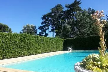 ホテル Logis Hôtel Restaurant Le Mas De L Olivier