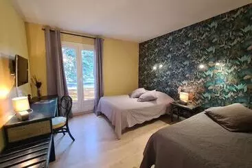 Hotelli Logis Hôtel Restaurant Le Mas De L Olivier