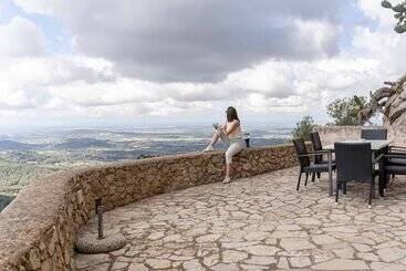 Petit Hotel Hostatgeria Sant Salvador