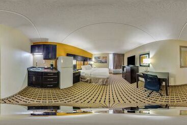 فندق على الطريق Clarion Pointe Lake Jackson Clute