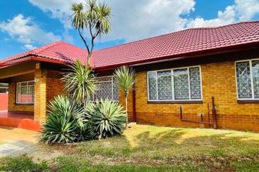 Pension Ithonsi Guesthouse And Spa