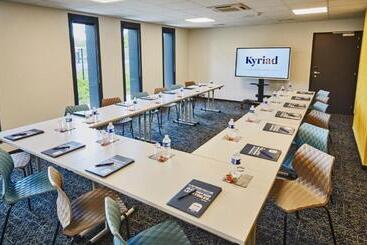 ホテル Kyriad Combslaville Senart