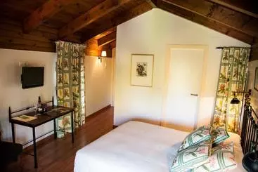 هتل La Tronera Del Bierzo Restaurante