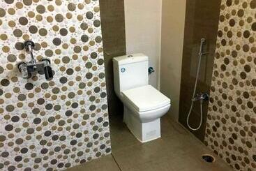 Bamboo Junction Resort   Kanatal, Valley & Mountain View