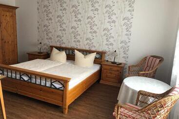 Пансион Wein Und Gästehaus Hüls