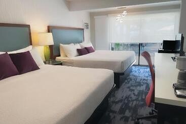 汽车旅馆  The Oceanside, A Coast