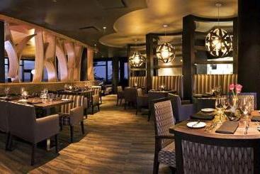 בית מלון כפרי Black Rock Oceanfront Resort