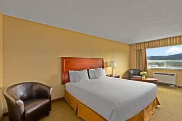 酒店 Coast Fraser Inn