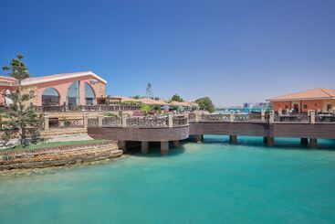 استراحتگاه Golden Ocean Marina