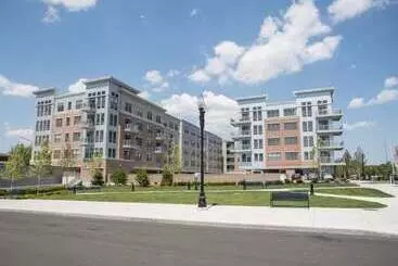 هتل Global Luxury Suites East Boston