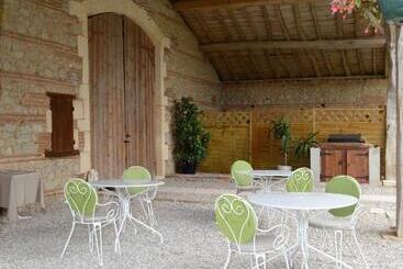 Пансион La Cascade De Hauterive