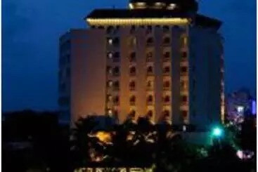 فندق Vivanta Ernakulam, Marine Drive