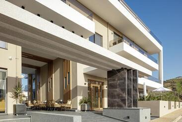 アパートホテル Sapphire Blue Suites