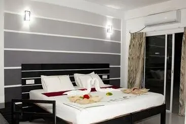 Hotel Crown Beach Villas