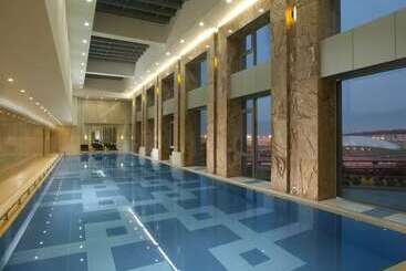 בית מלון כפרי Hilton Beijing Capital Airport