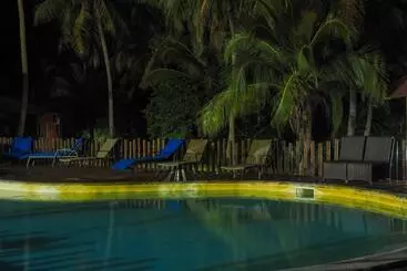 هتل Oasis De Kiamu