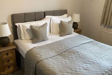 Отель The George At Nunney