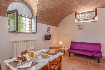 Cottage In Tavarnelle Val Di Pesa With Pool And Garden