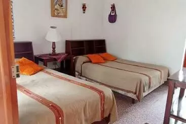 هتل Hostal Mario S Rooms