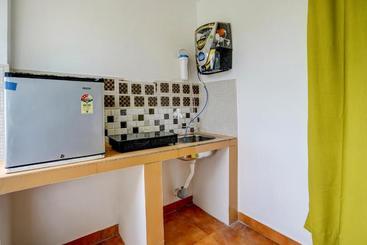 پانسیون Oyo 79207 Kaysari Stay Near Iter College