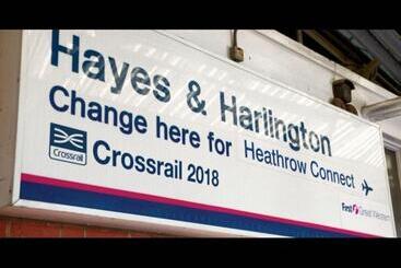 پانسیون Room In Guest Room   Tiny Single Shared Bathroom Room Ssbyr