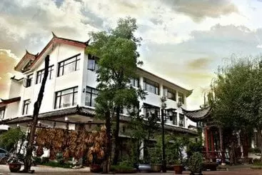 בית מלון כפרי Lijiang Huama