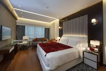 هتل Number One Tower Suites