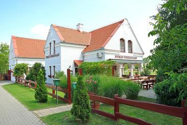 Nocleg ze śniadaniem Nyerges Vendégfogadó