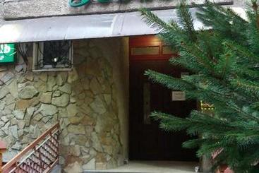 Apart Hotel гостьові квартири геолог