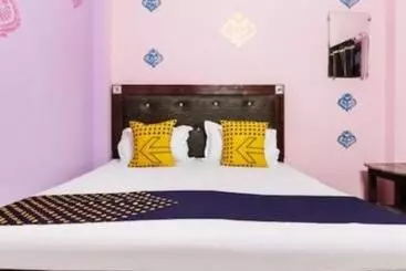 Hotel Asha Palace By Wb S