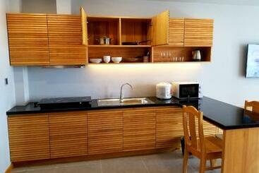 Infinity Pool   5 Min Walk To Beach   Sekong Apartment