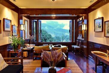 酒店 Songtsam Tacheng Lodge