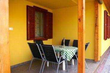 膳宿费 Döröcske Vendégház