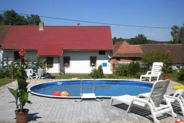 Majatalo Chalupa Tourov