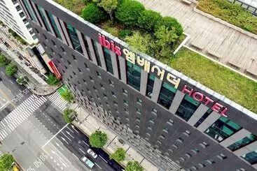 בית מלון כפרי Ibis Ambassador Suwon