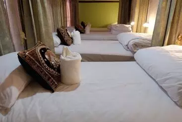 Отель Starbright Court   Hostel