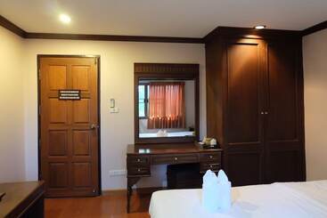 Hotel Starbright Court   Hostel