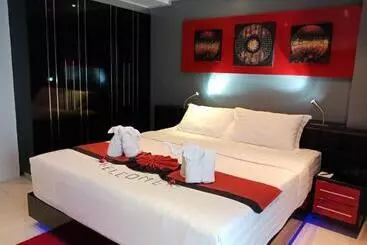 Отель Absolute Bangla Suites