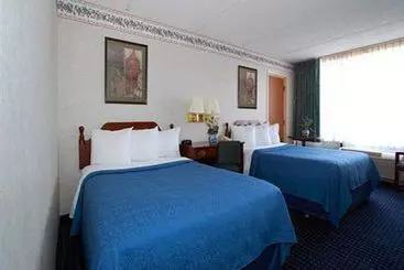 Newark Garden Finger Lakes Hotel