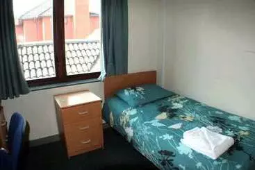 בית מלון כפרי Queens University Belfast   Elms Village   Hostel