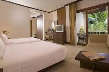 Thai House Beach Resort