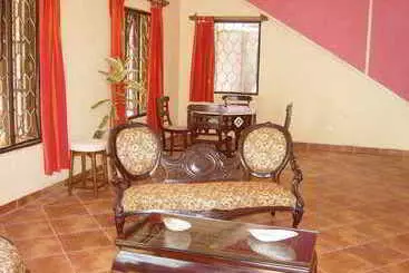 Hotelli Britona Riverside Retreat